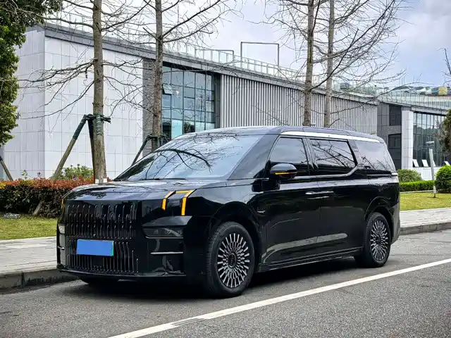 ZEEKR EXTREME KRYPTON 009 2024