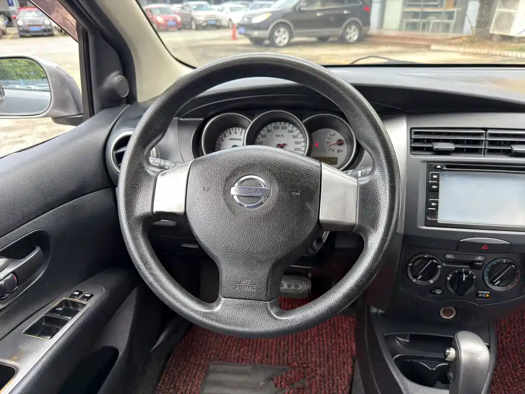 Nissan Livina — миниатюра 8