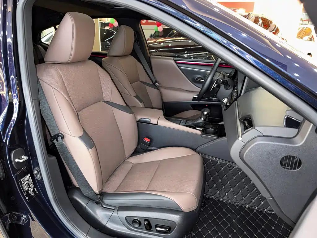 Lexus ES — миниатюра 12
