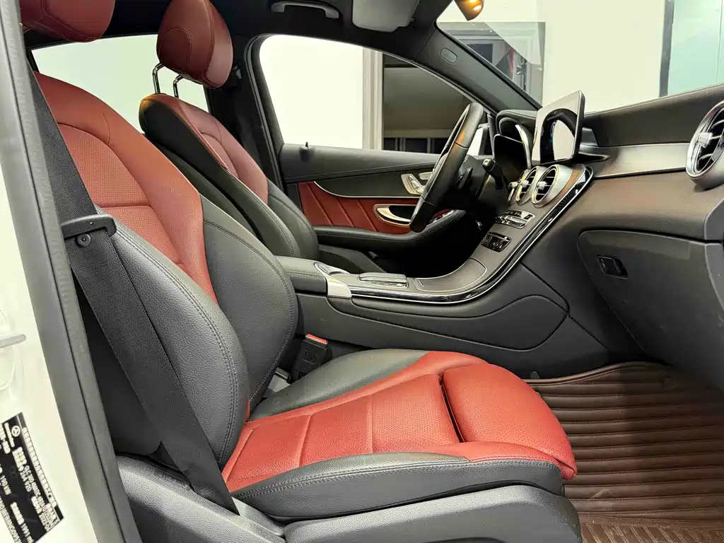 Mercedes-Benz GLC 2022 GLC 300 4MATIC AMG Line SUV