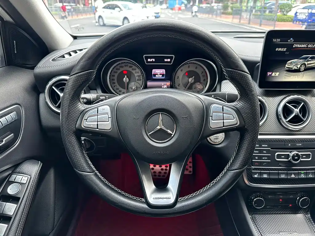 Mercedes-Benz GLA — миниатюра 16