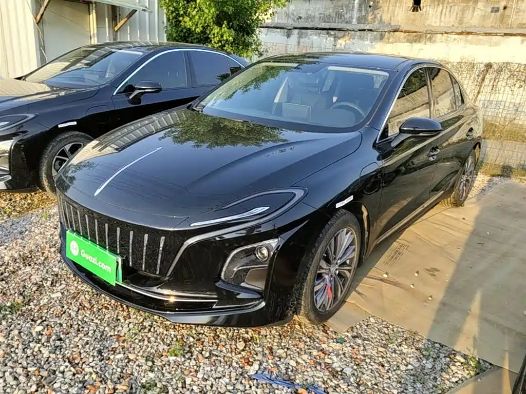 Hongqi Hongqi E-QM5 2023