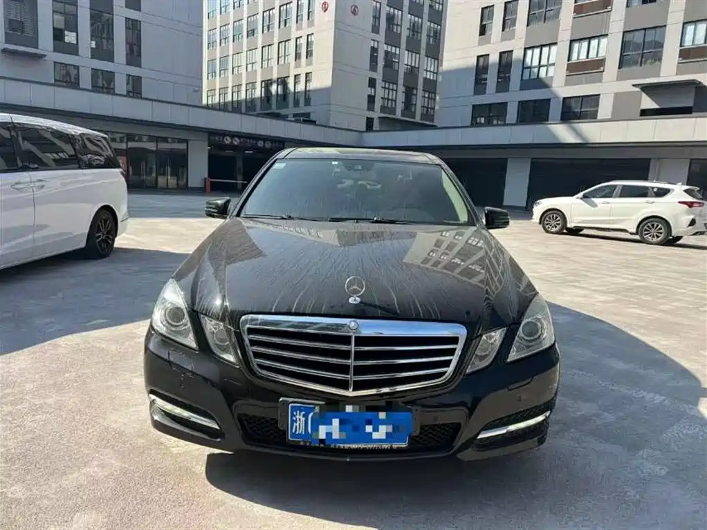 Mercedes-Benz E-Class 2010