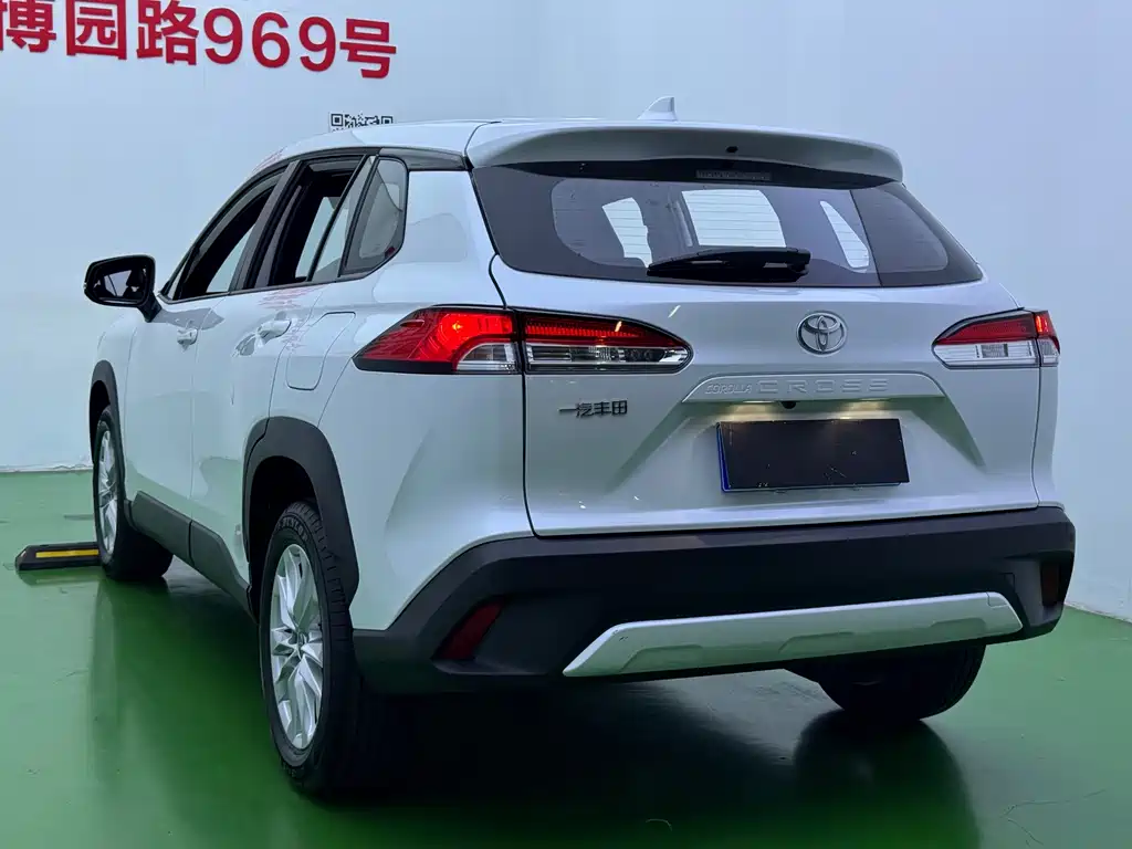 Toyota Corolla Cross — миниатюра 26