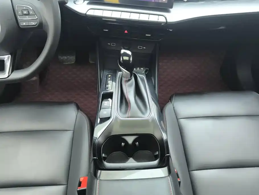 MG MG5 — миниатюра 16