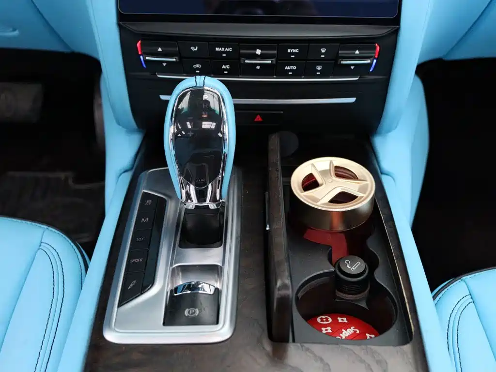 Maserati Quattroporte — миниатюра 18