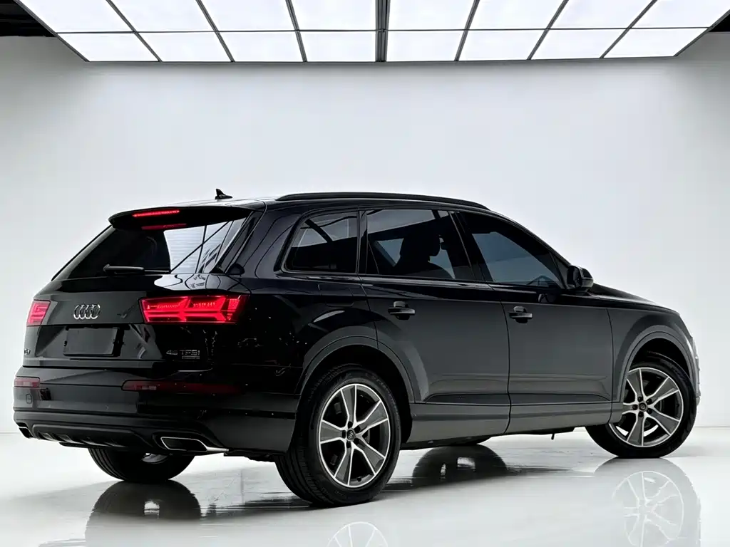 Audi Q7 — миниатюра 4
