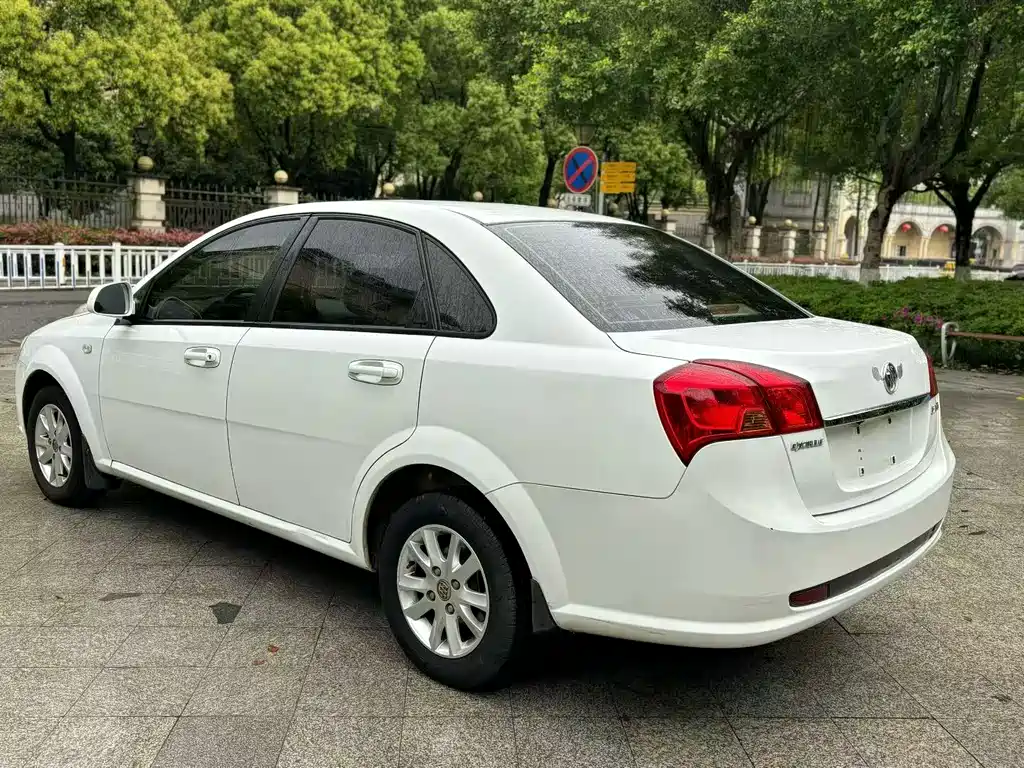 Buick Excelle — миниатюра 9