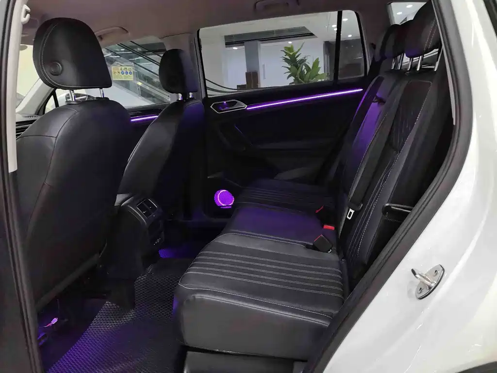 Volkswagen Tiguan L — миниатюра 10