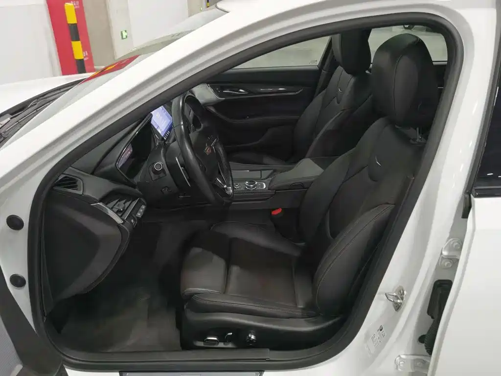 Cadillac CT5 — миниатюра 10