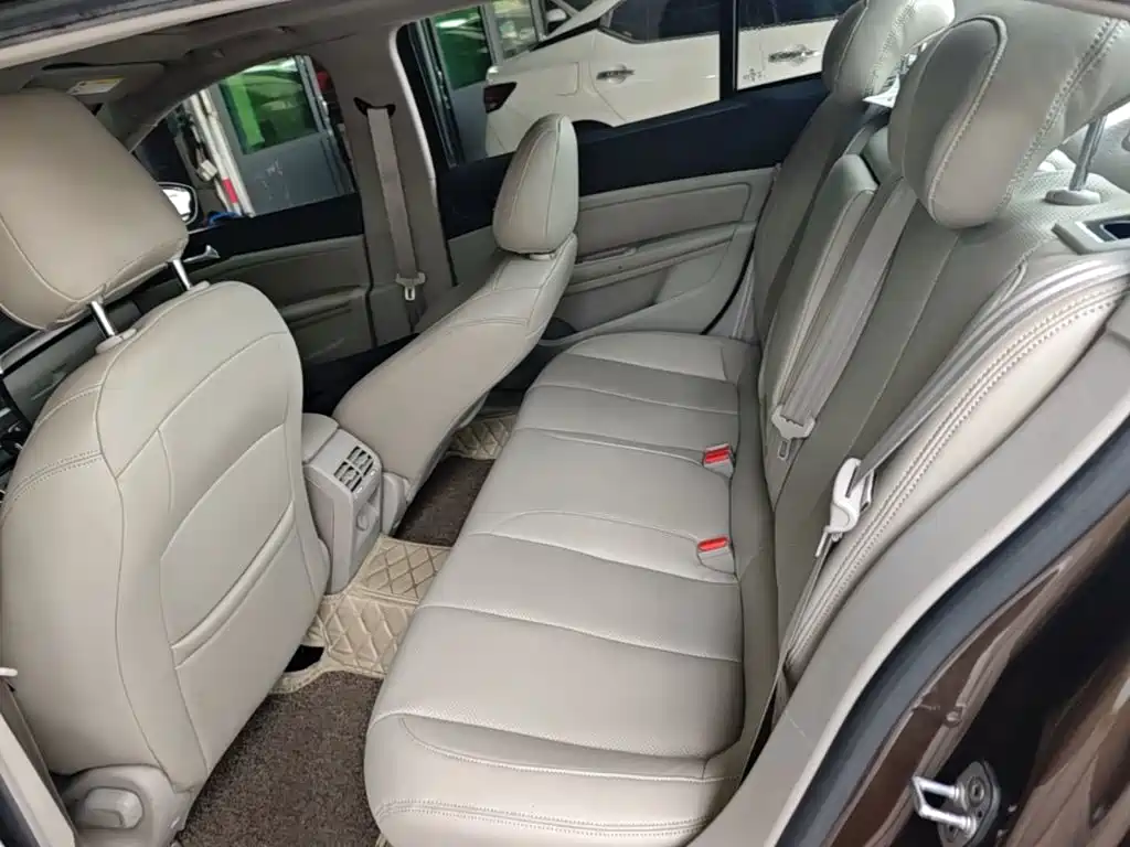 Peugeot 408 — миниатюра 17