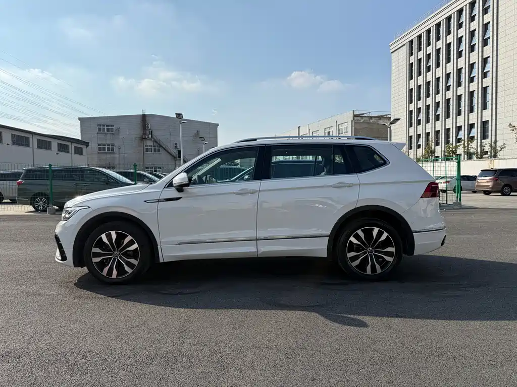 Volkswagen Tiguan L 380TSI Auto 4WD R-Line Flagship Edition 7 seats, фото 21