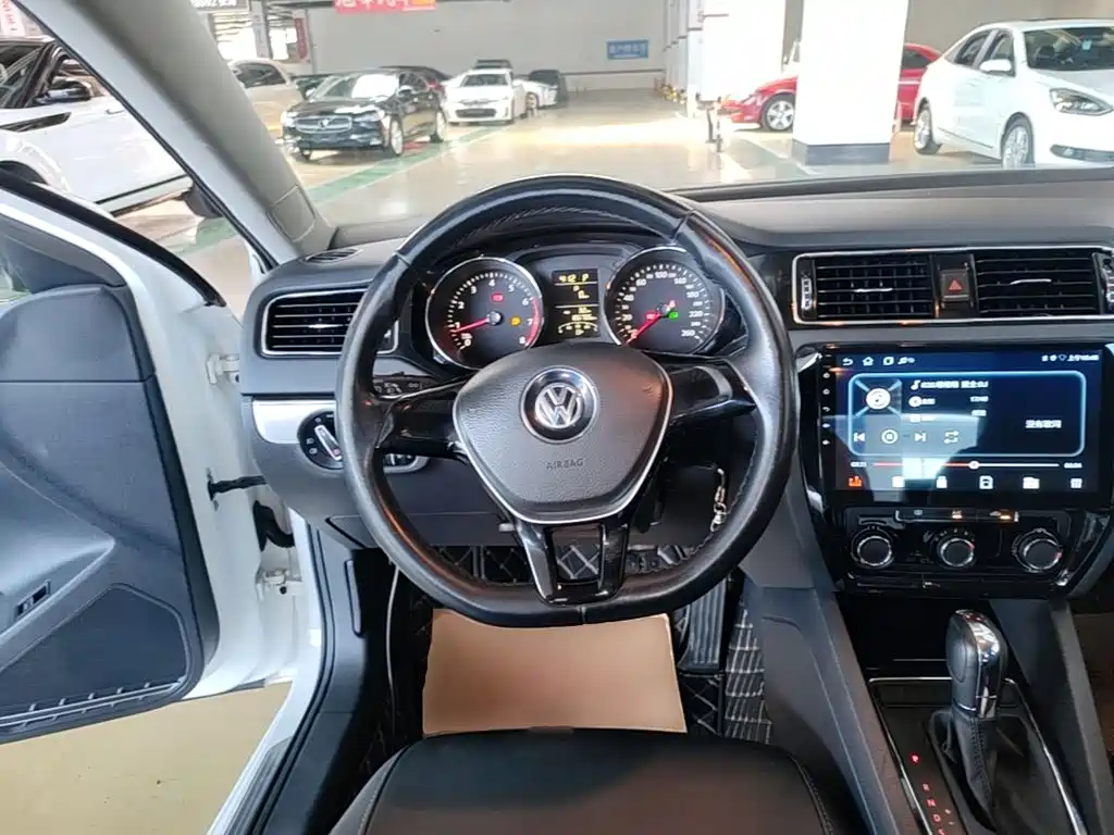 Volkswagen Sagitar — миниатюра 11