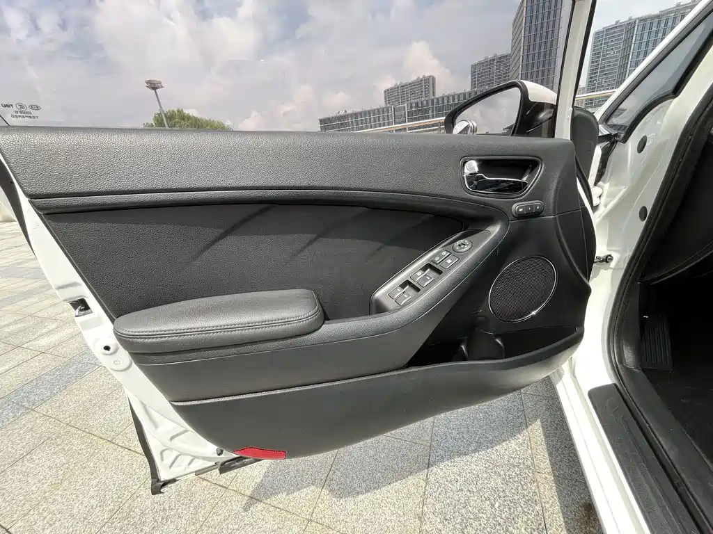 Kia K3 — миниатюра 10