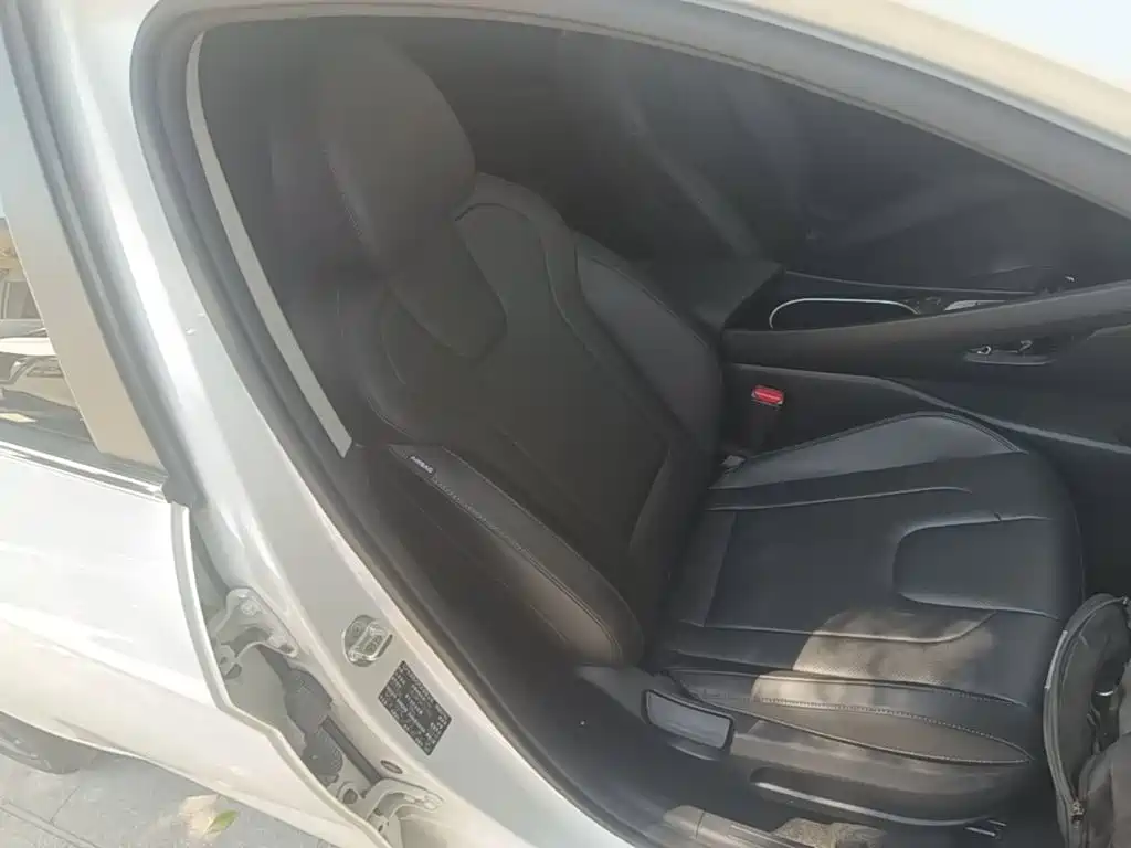 Hyundai Elantra — миниатюра 25