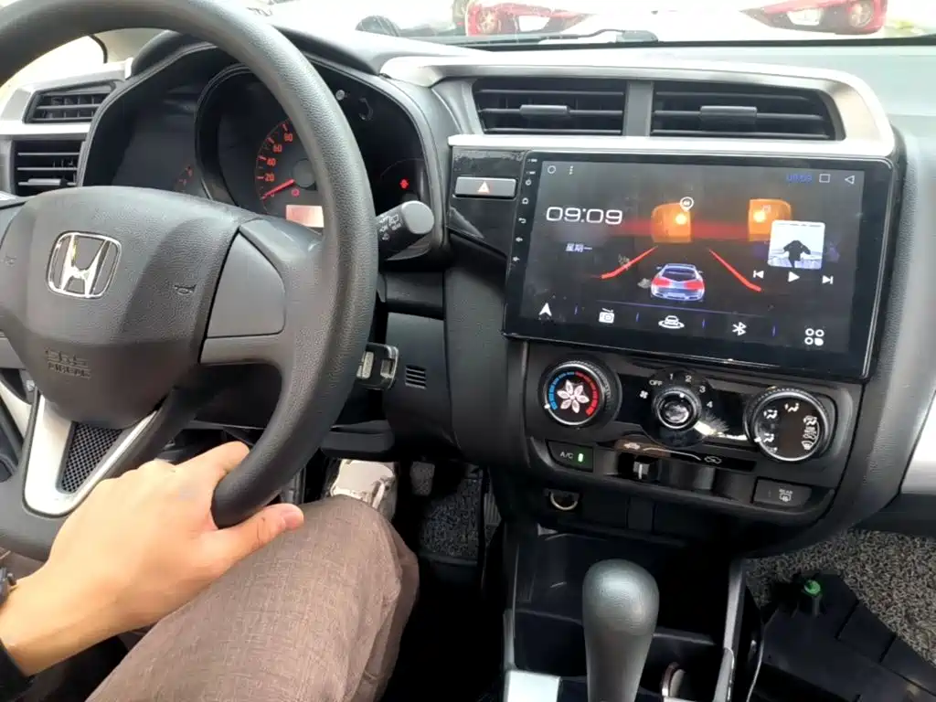 Honda Fit — миниатюра 10