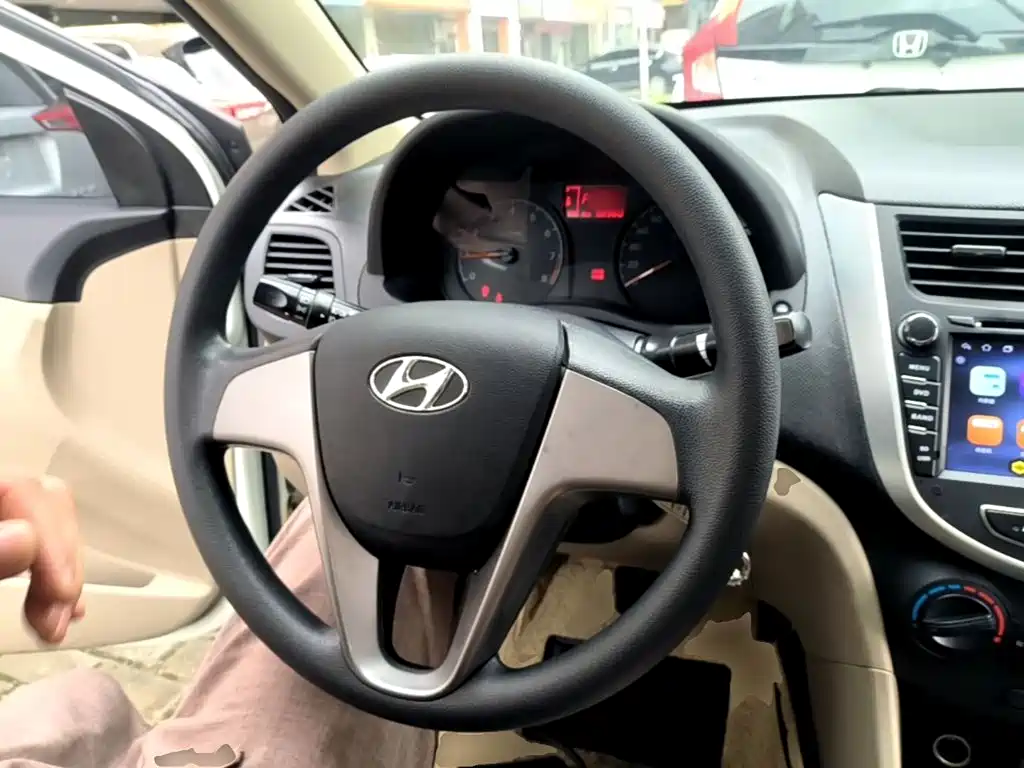 Hyundai Verna — миниатюра 11