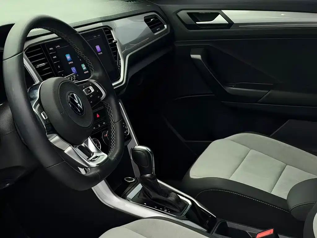 VOLKSWAGEN T ROC EXPLORING SONGS