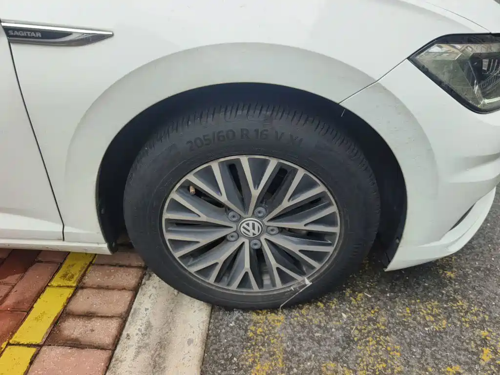 Volkswagen Sagitar — миниатюра 24