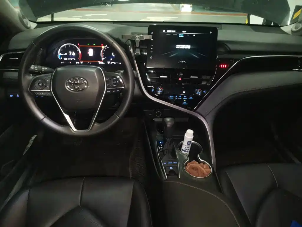 Toyota Camry — миниатюра 5