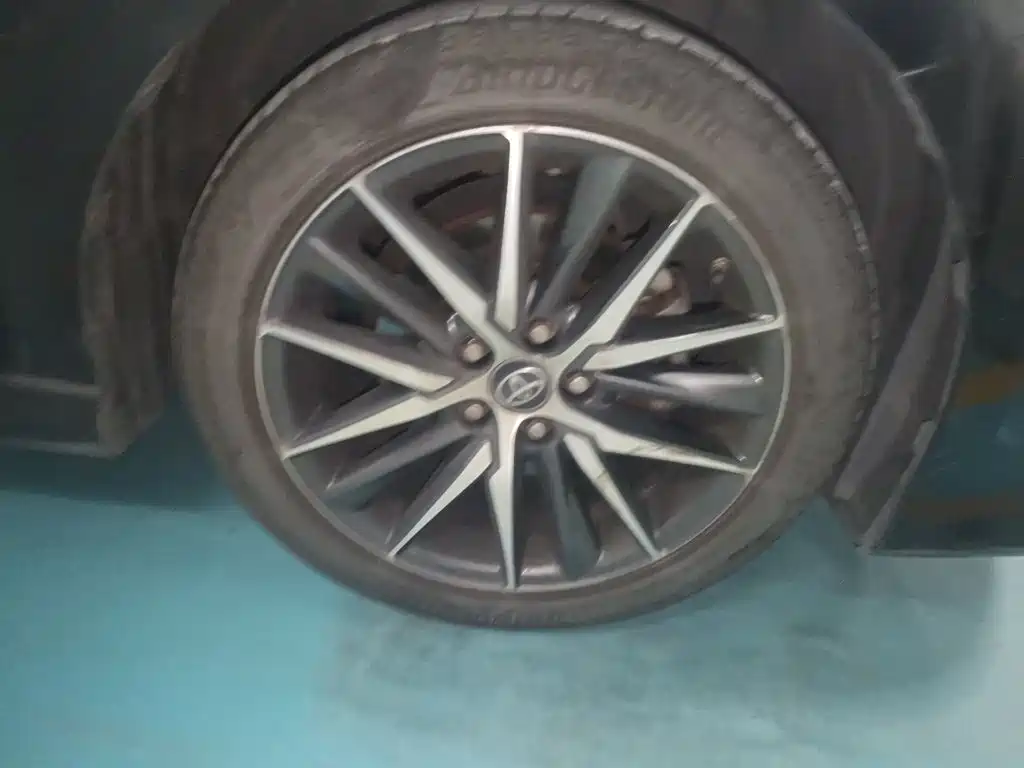 Toyota Camry — миниатюра 24