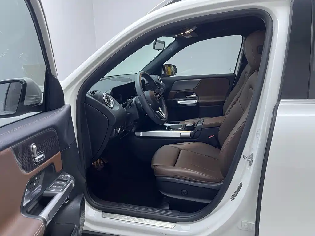 Mercedes-Benz GLB — миниатюра 13