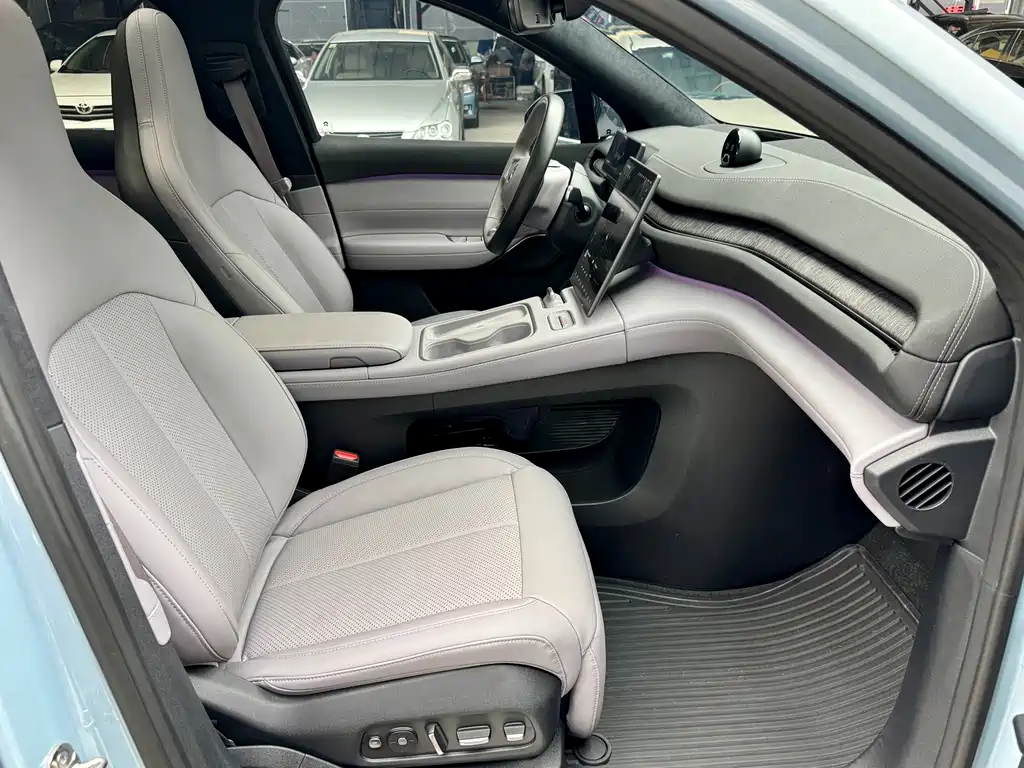 NIO EC6 — миниатюра 24