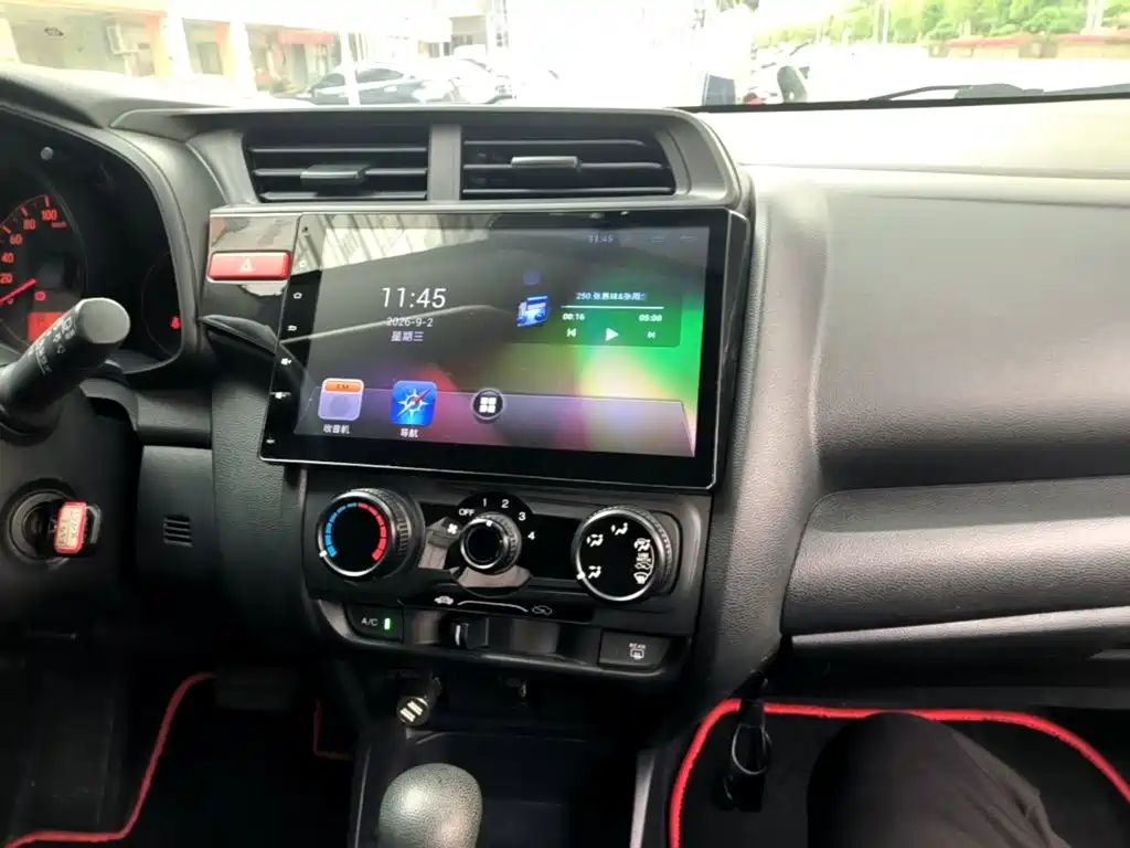 Honda Fit — миниатюра 13