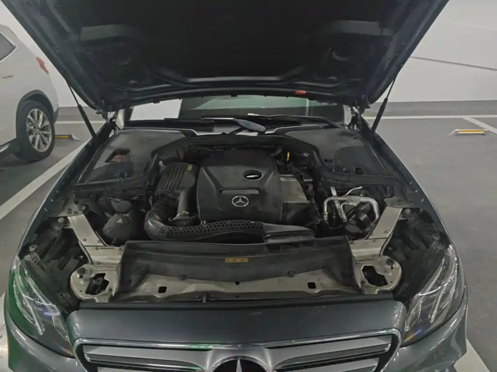 Mercedes-Benz E-Class — миниатюра 16