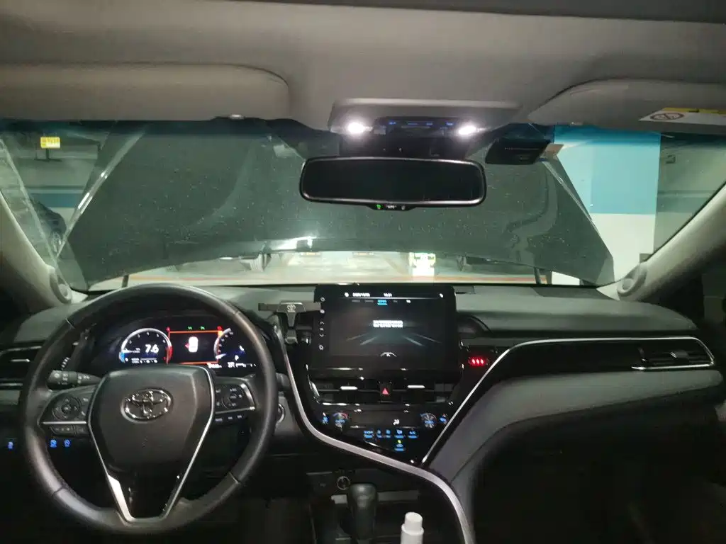 Toyota Camry — миниатюра 14