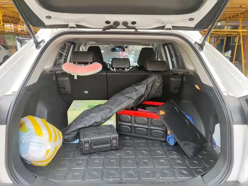 Toyota RAV4 — миниатюра 10