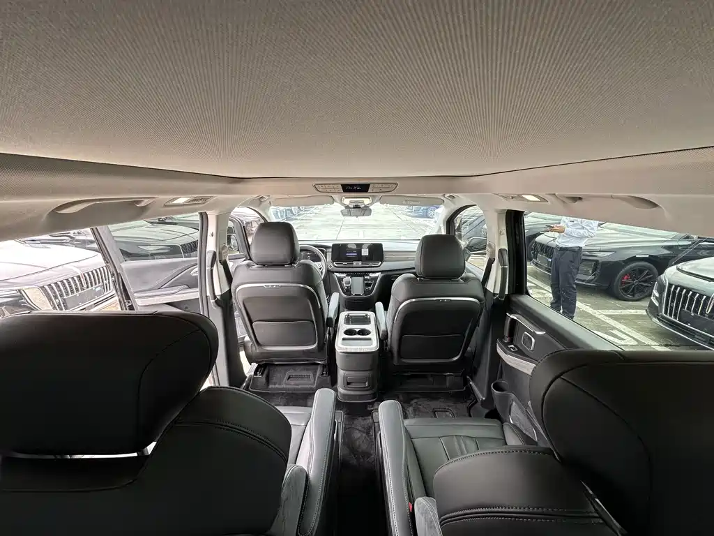 Hongqi Hongqi HQ9 PHEV — миниатюра 11