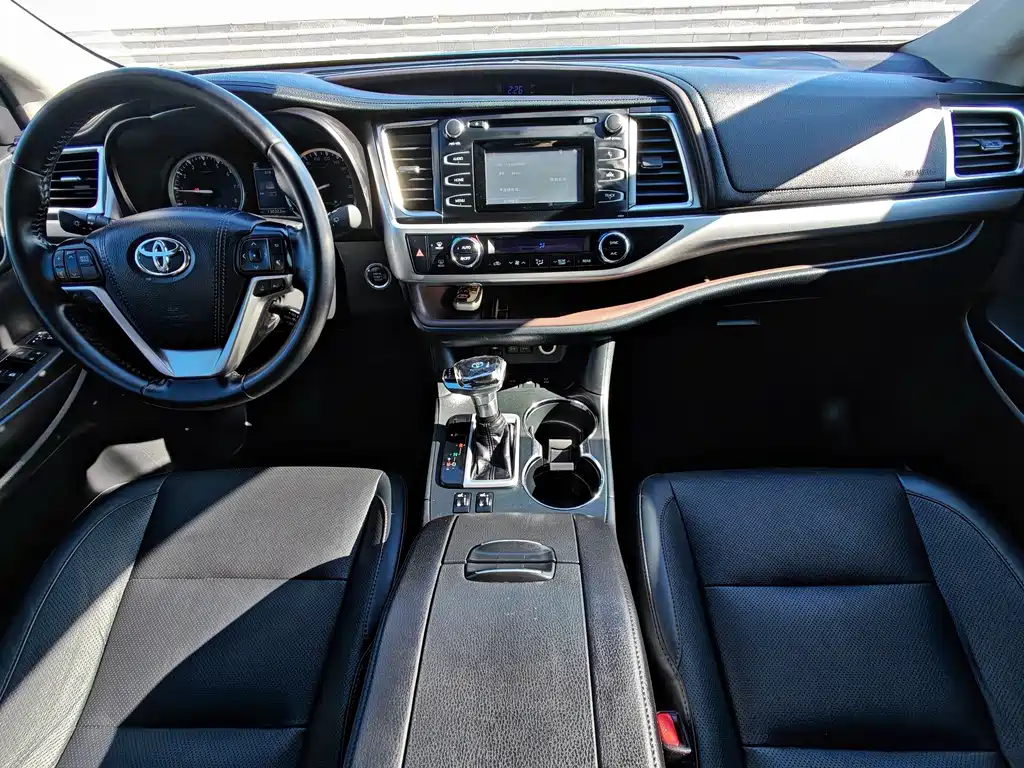 Toyota Highlander — миниатюра 7