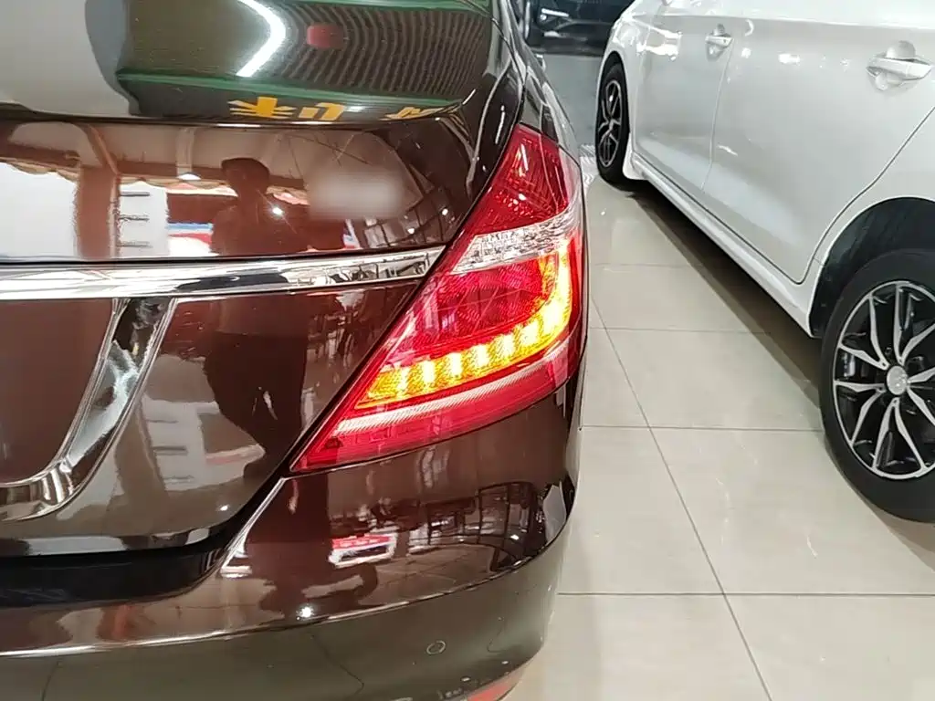 Geely Emgrand — миниатюра 8