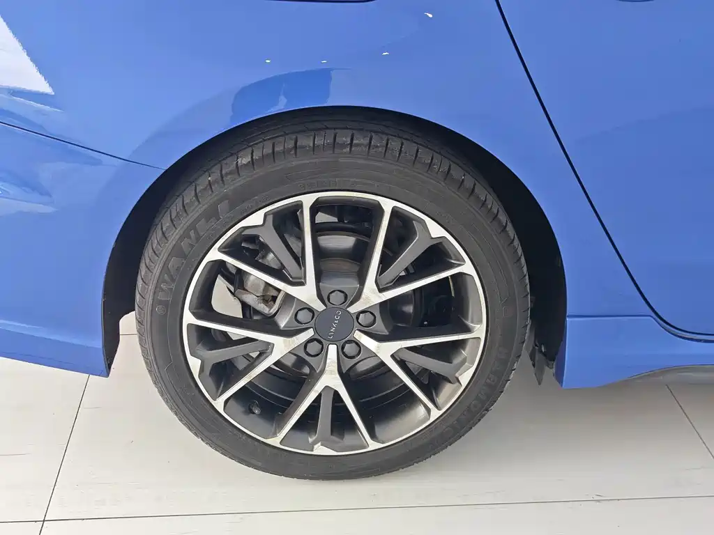 Lynk & Co 03 — миниатюра 18