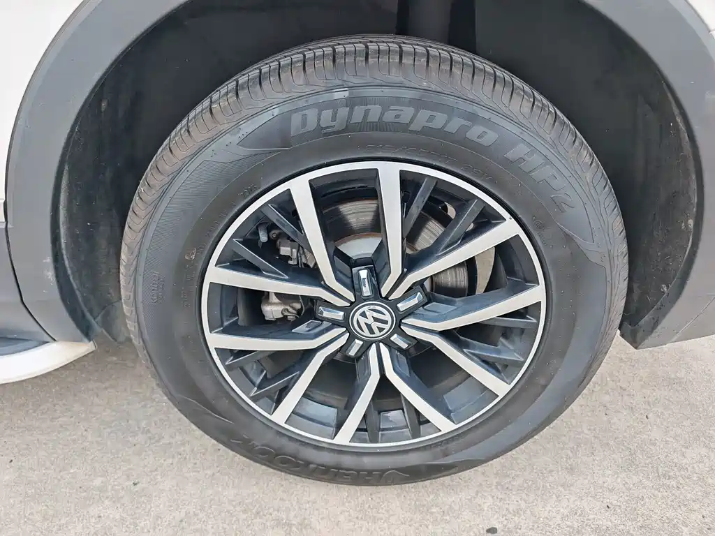 Volkswagen Tiguan L — миниатюра 9