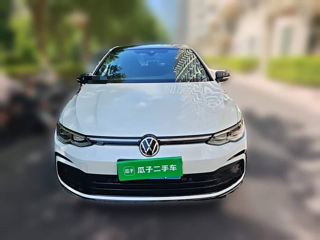Volkswagen Golf 1.4 л 2022 г. Белый, пробег 23900 км