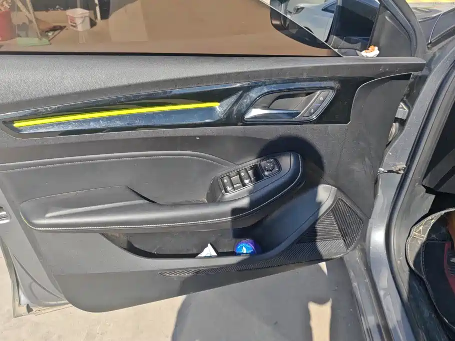 Roewe i5 — миниатюра 7