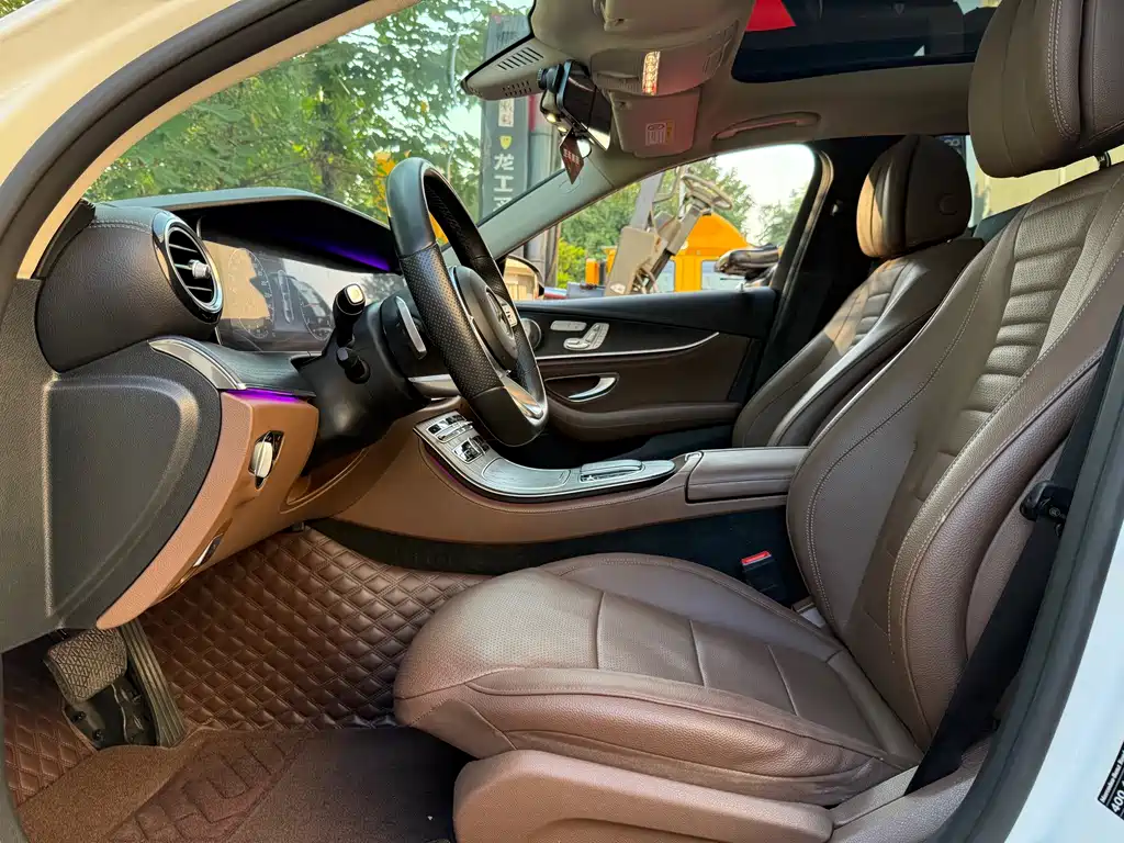 Mercedes-Benz E-Class — миниатюра 9
