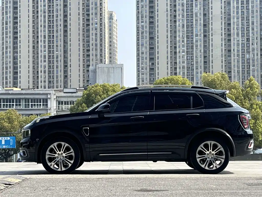 Lynk & Co 01 — миниатюра 3
