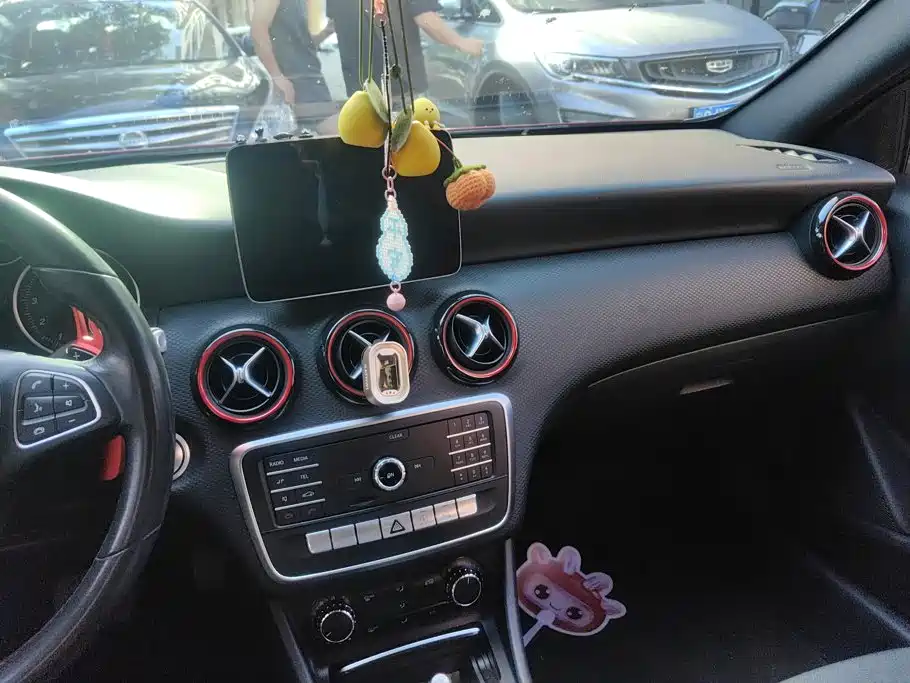 Mercedes-Benz A-Class (Import) — миниатюра 13