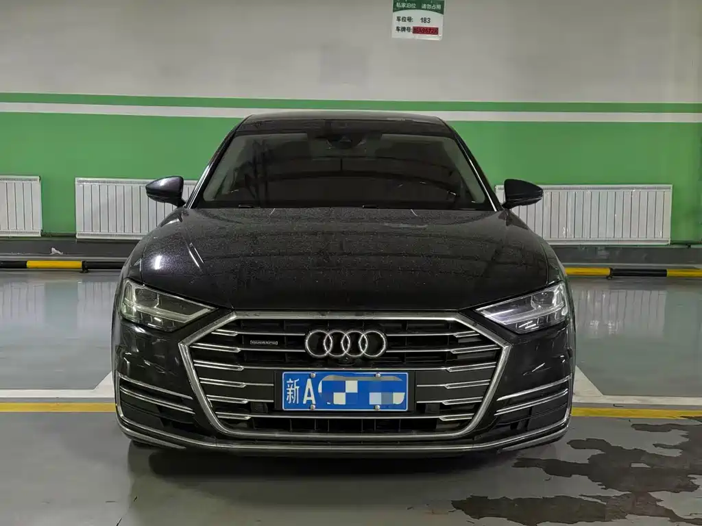 AUDI A8