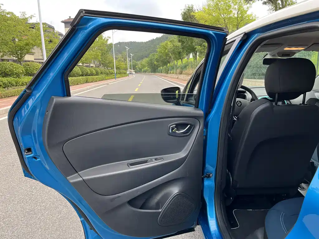 Renault Captur — миниатюра 18