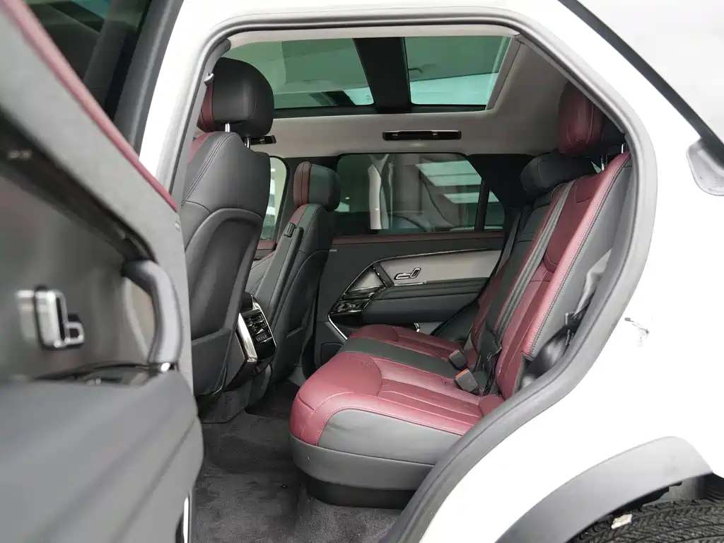 Land Rover Range Rover Sport 2024 400PS Dynamic SE
