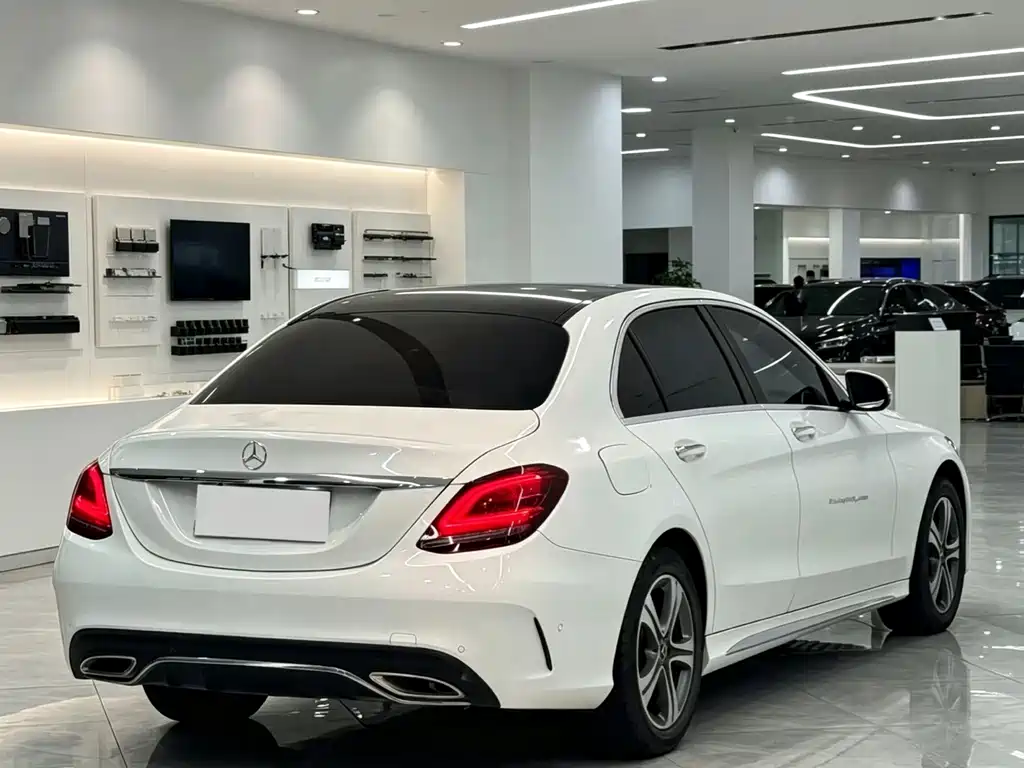 Mercedes-Benz C-Class — миниатюра 8