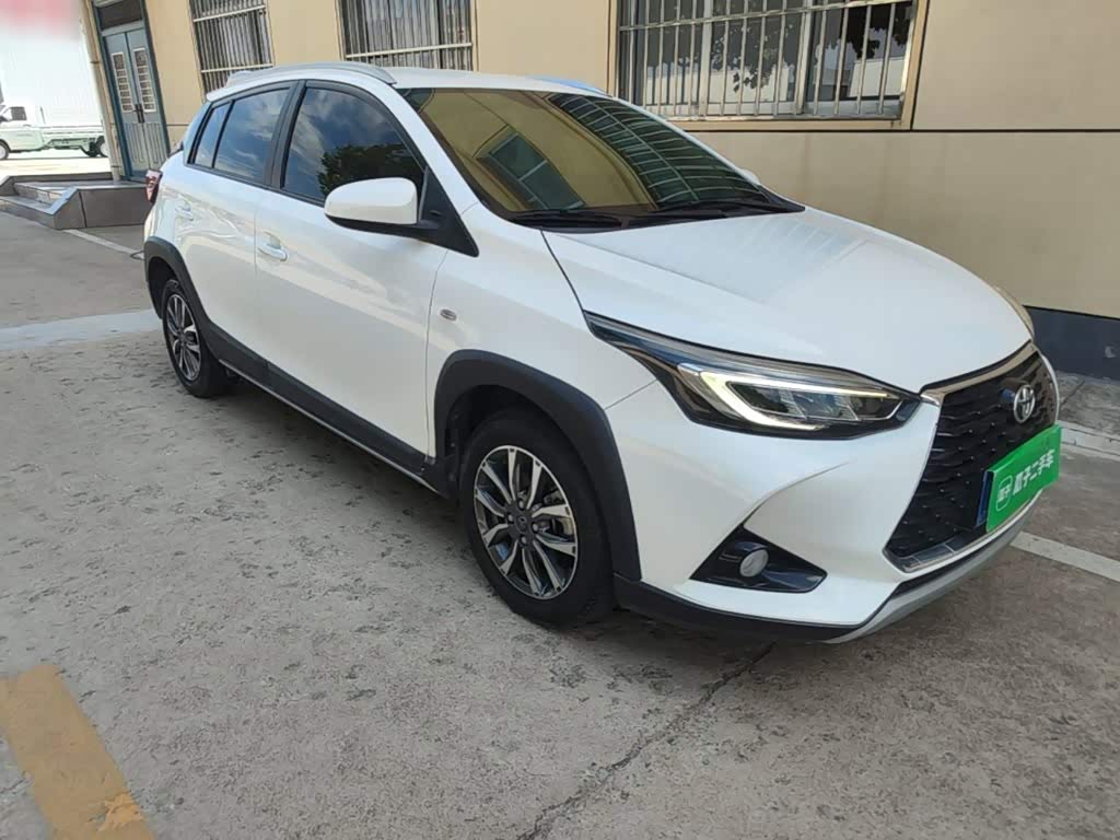 Toyota YARiS L Zhi Xuan 1.5 л 2021 г. Белый, пробег 30600 км