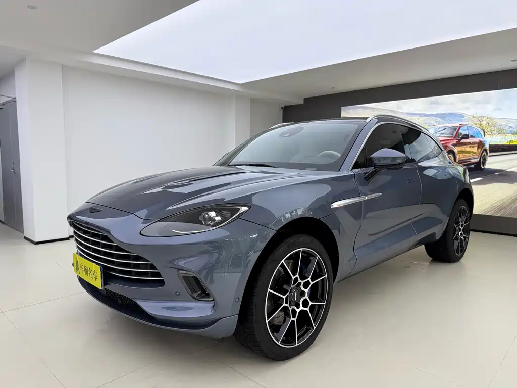 ASTON MARTIN  DBX