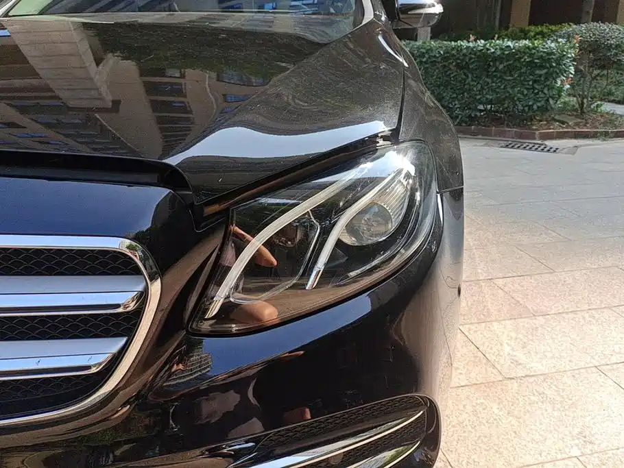 Mercedes-Benz E-Class — миниатюра 5