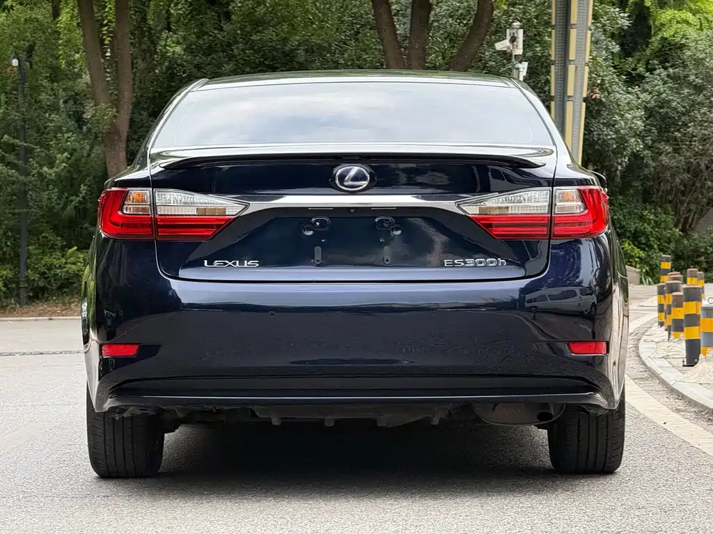 Lexus ES — миниатюра 5