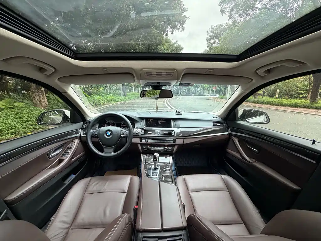 BMW 5 Series — миниатюра 5